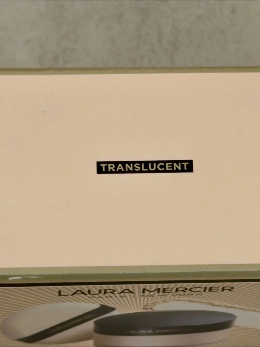 NEW Laura Mercier Translucent Setting Powder & Puff - Translucent - Picture 4 of 5